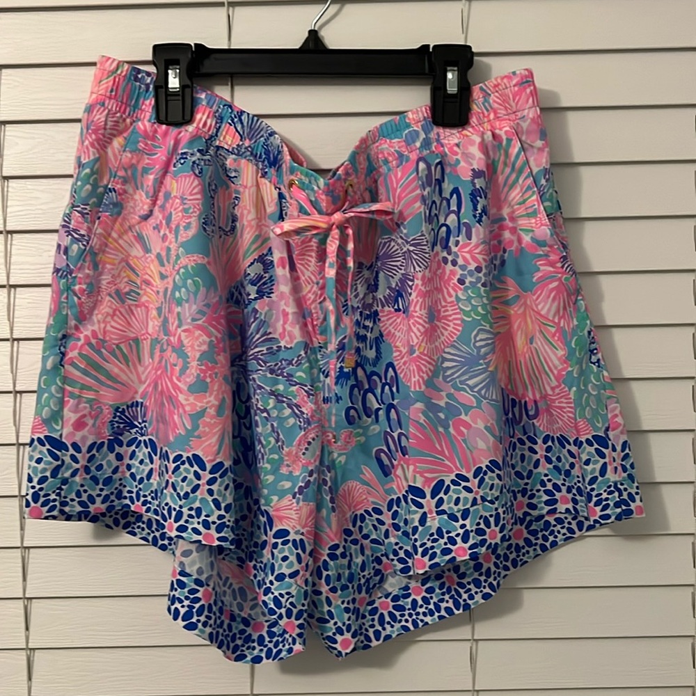 EUC- Lilly Pulitzer Flowy shorts, size XL